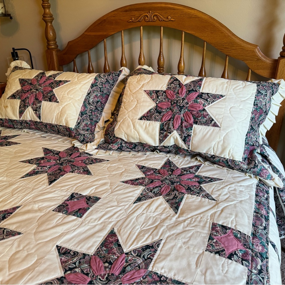 Authentic Vintage Amish Made Queen Size Quilt - Picture 3 of 16